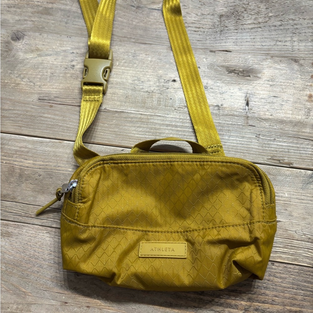 Athleta Picoline olive cross body